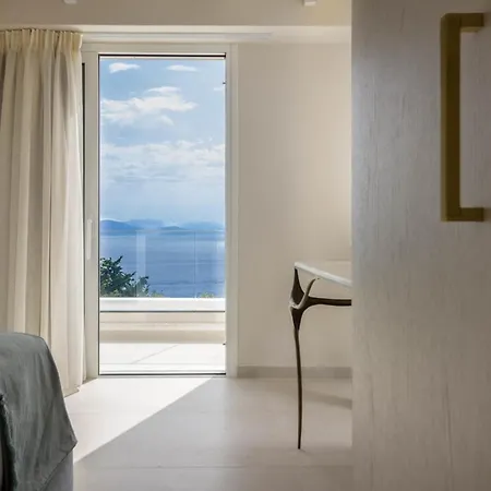 Vilielmini Paxos Villa *