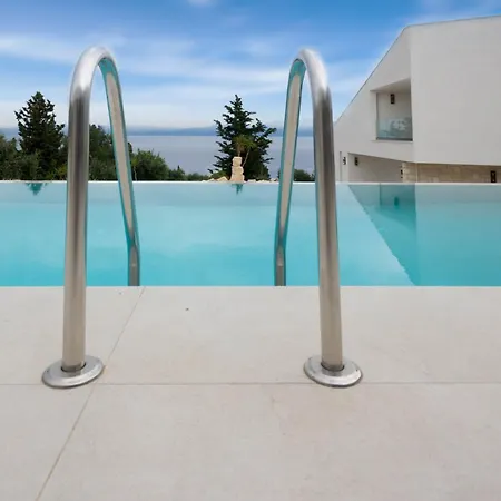 Vilielmini Paxos * Gaios